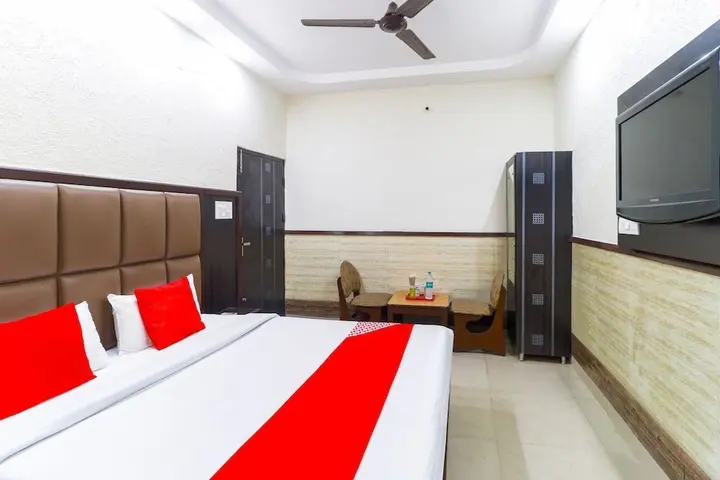 Амбала: Hotel Malik Regency