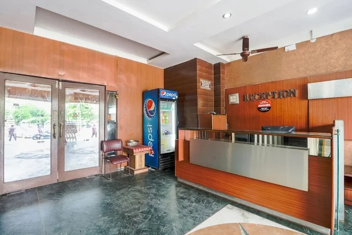 Амбала: Hotel Malik Regency