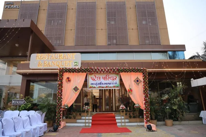 Ахмедабад: Pearl Hotel & Banquets