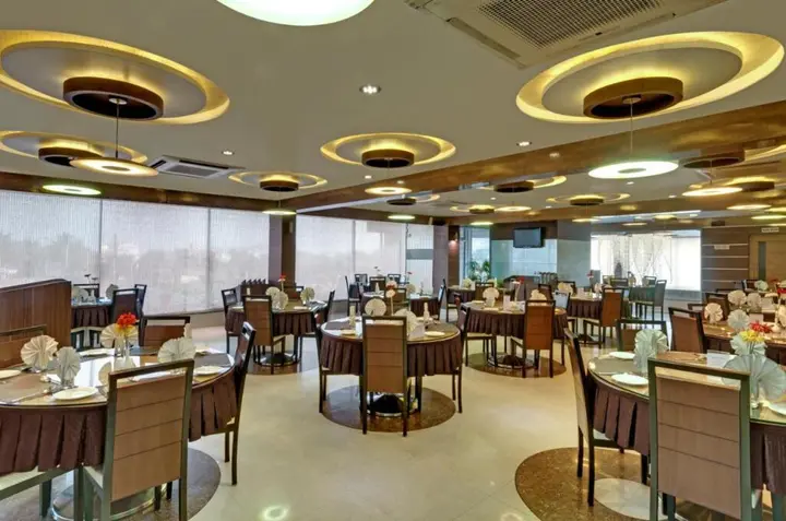 Ахмедабад: Pearl Hotel & Banquets