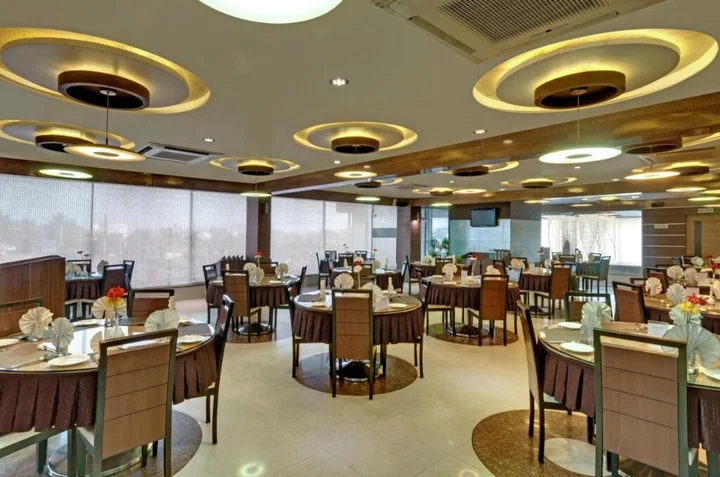 Ахмедабад: Pearl Hotel & Banquets