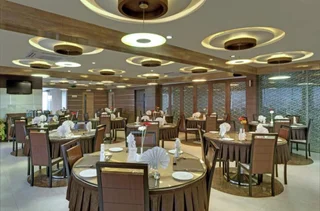 Ахмедабад: Pearl Hotel & Banquets