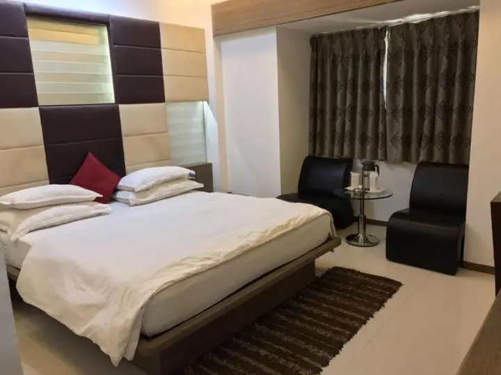 Ахмедабад: Pearl Hotel & Banquets