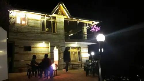 Манали: Majestic Woods Cottage