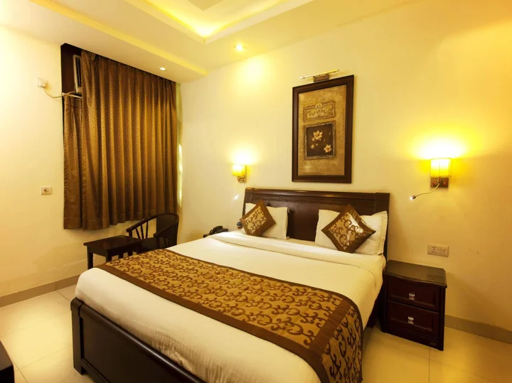 Гуруграм: OYO 326 Hotel Shubhdeep Aashiyana