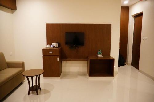 Мантралайам: Hotel Abode