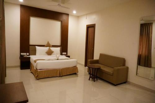 Мантралайам: Hotel Abode