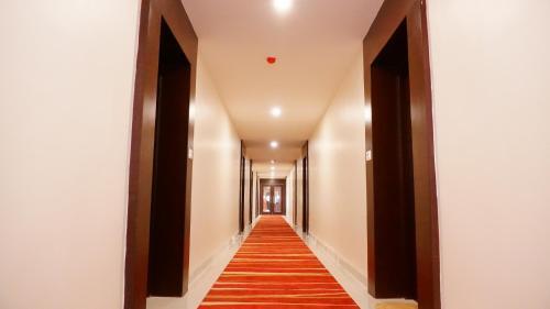 Мантралайам: Hotel Abode