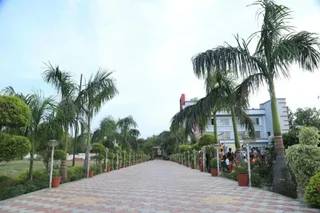 Бахрайч: Leisure Resort