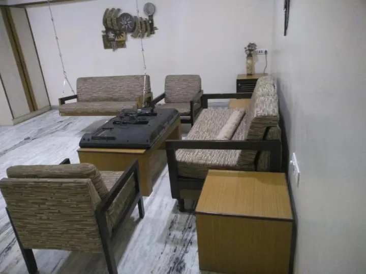 Тхане: Hotel Jawahar