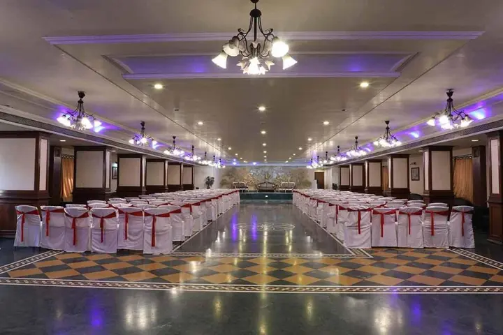 Тхане: Hotel Jawahar