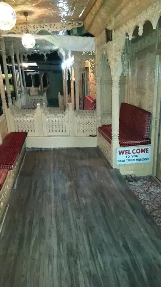 Шринагар: Houseboat Prince Of Bombay