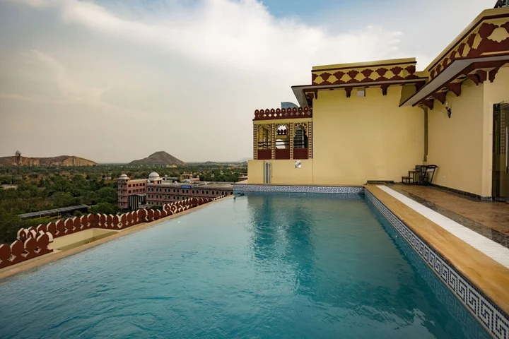 Кукас: Umaid Haveli - A Heritage Style Hotel & Resort