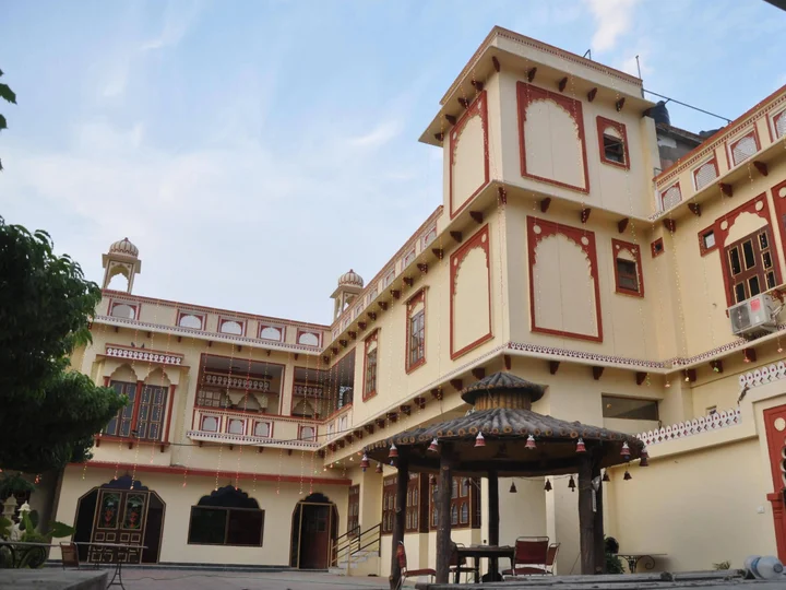 Джайпур: Mahal Rajwada Resort