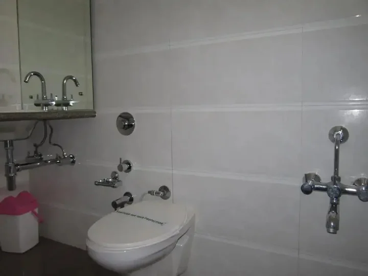Сурат: Hotel Sarita