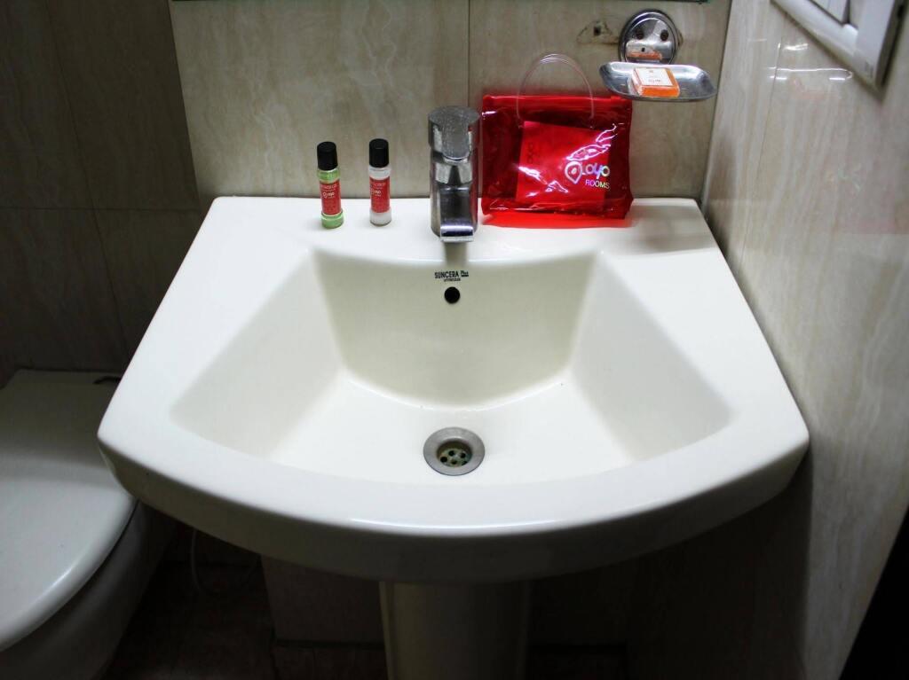 Нью-Дели: OYO 2201 Hotel Royal Mirage