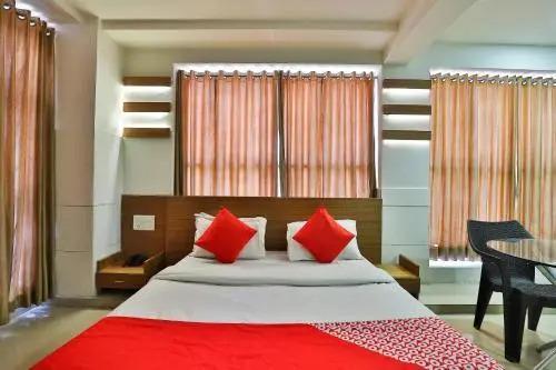 Гандхинагар: Hotel Midway Residency