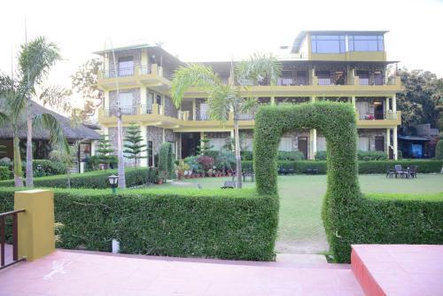 Наинитал: Corbett Jungle Treasure Resort