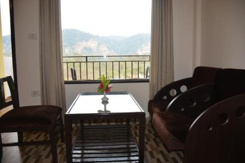 Наинитал: Corbett Jungle Treasure Resort
