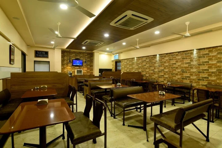 Нашик: Panchavati Elite Inn