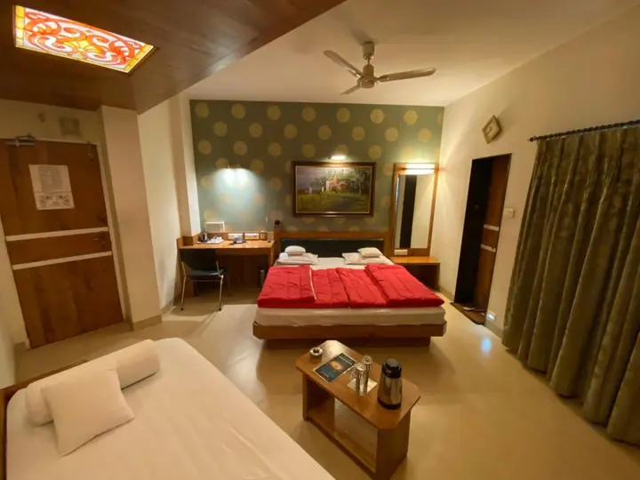 Нашик: Panchavati Elite Inn