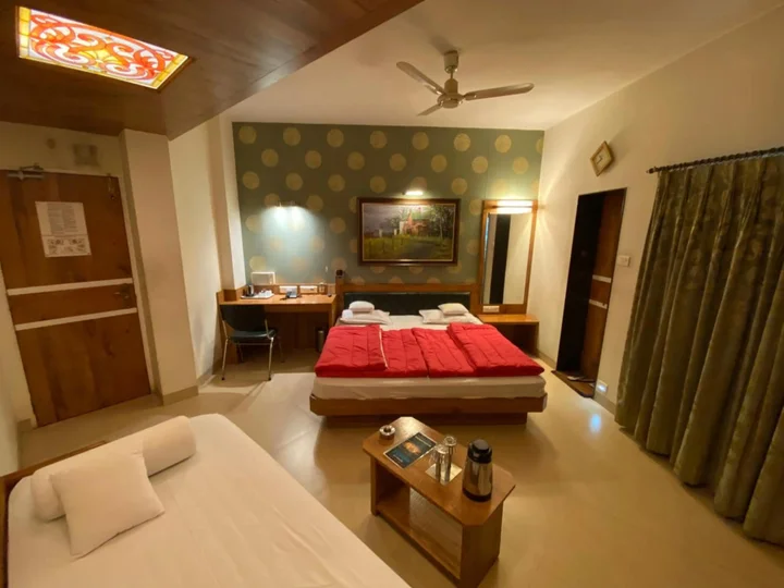 Нашик: Panchavati Elite Inn