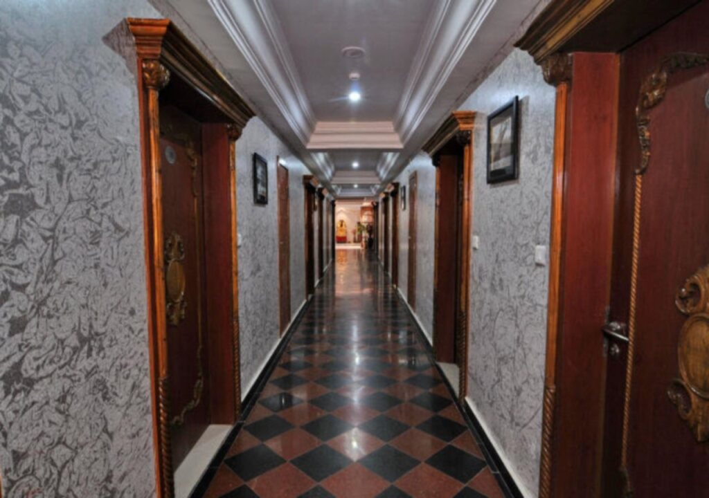 Пури: Hotel Lucky India Royal Heritage