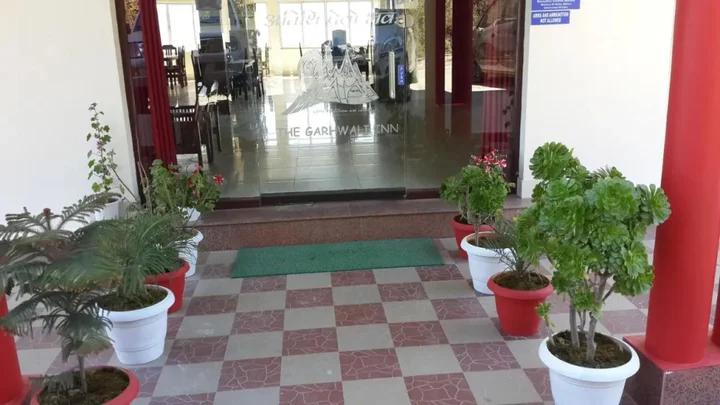 Чубаттакхал: Garhwali Inn
