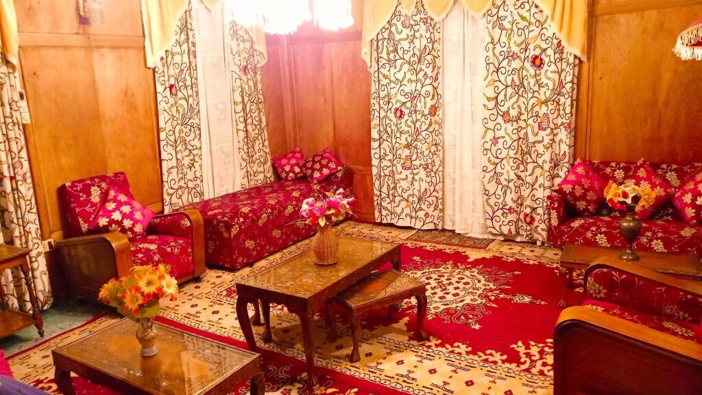 Шринагар: Persian Group of Houseboats