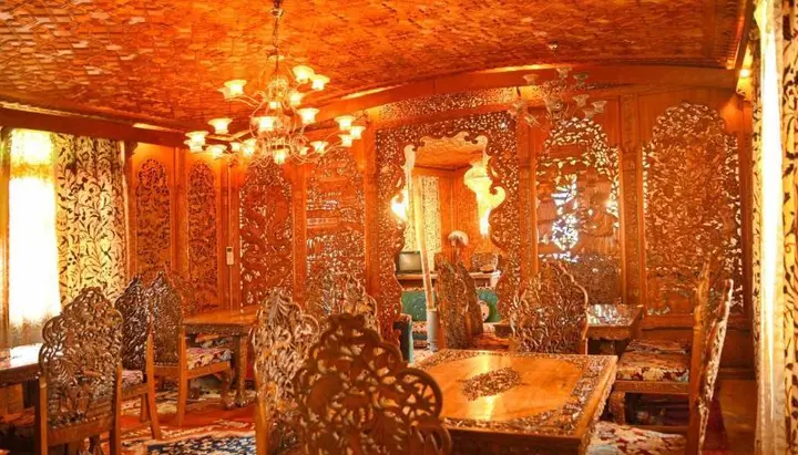 Шринагар: De Laila House Boat (Marketed By Sterling)