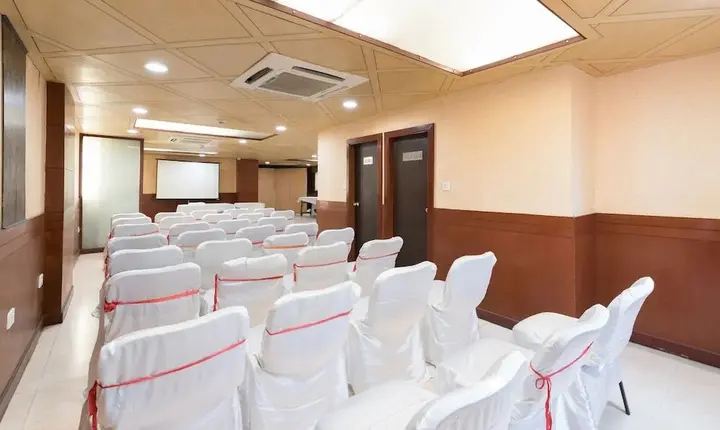 Колката: OYO 794 Hotel East Palace