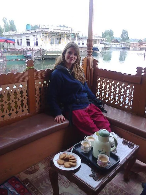 Шринагар: Houseboat Ambassador