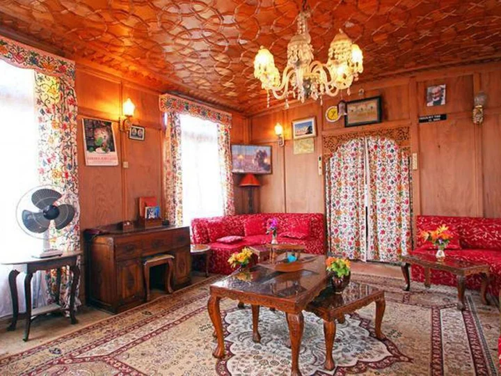 Шринагар: Houseboat Ambassador