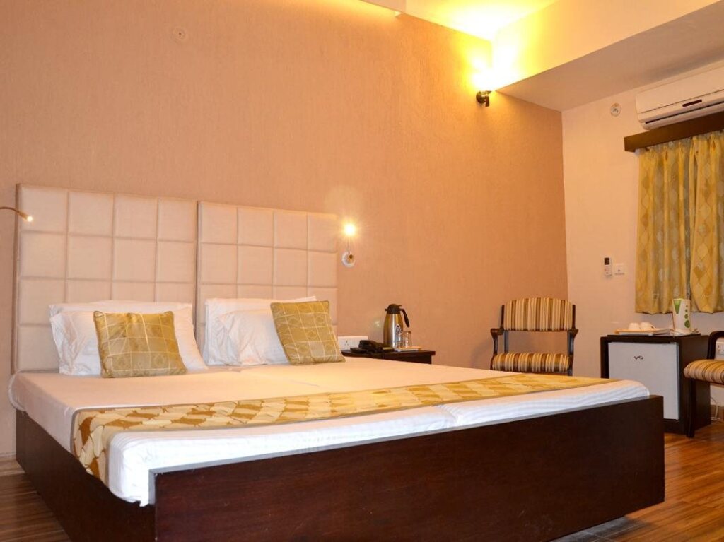 Пантнагар: Hotel Amber