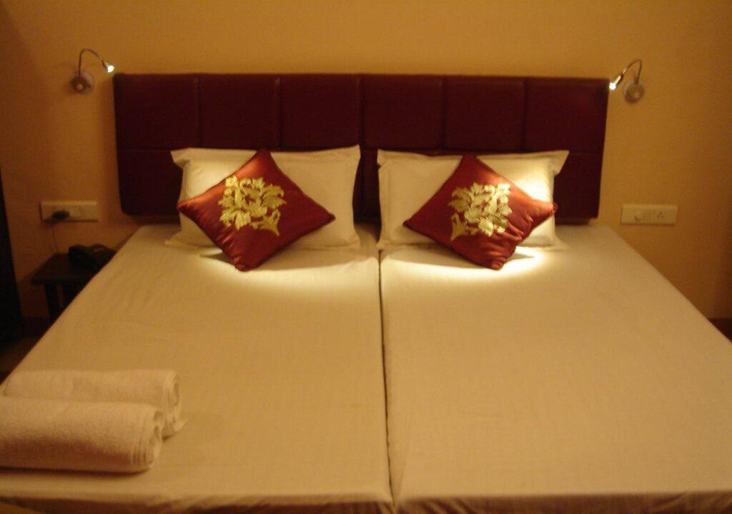 Пантнагар: Hotel Amber