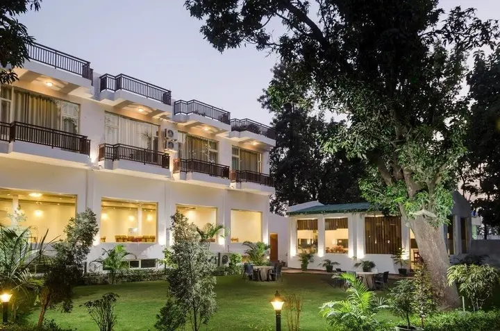 Наинитал: Corbett Condominium Resort