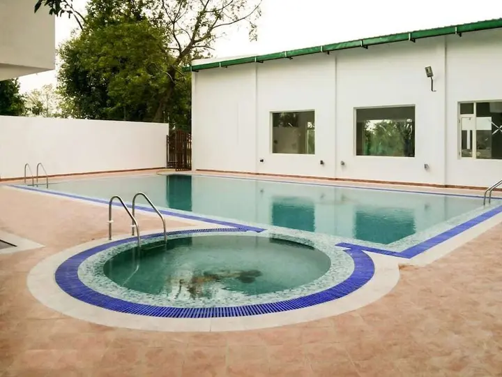 Наинитал: Corbett Condominium Resort