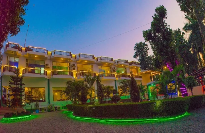 Наинитал: Corbett Condominium Resort