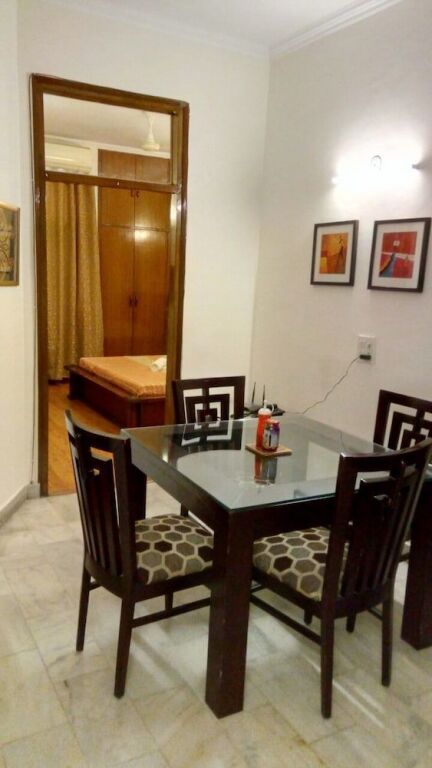 Нью-Дели: Woodpecker Apartments Hauz khas