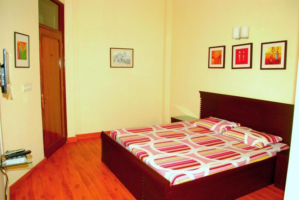 Нью-Дели: Woodpecker Apartments Hauz khas