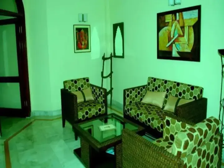Нью-Дели: Woodpecker Apartments Hauz khas