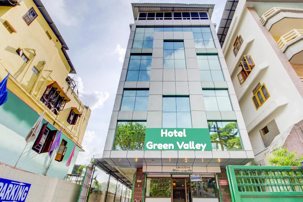Гувахати: OYO 3356 Hotel Green Valley