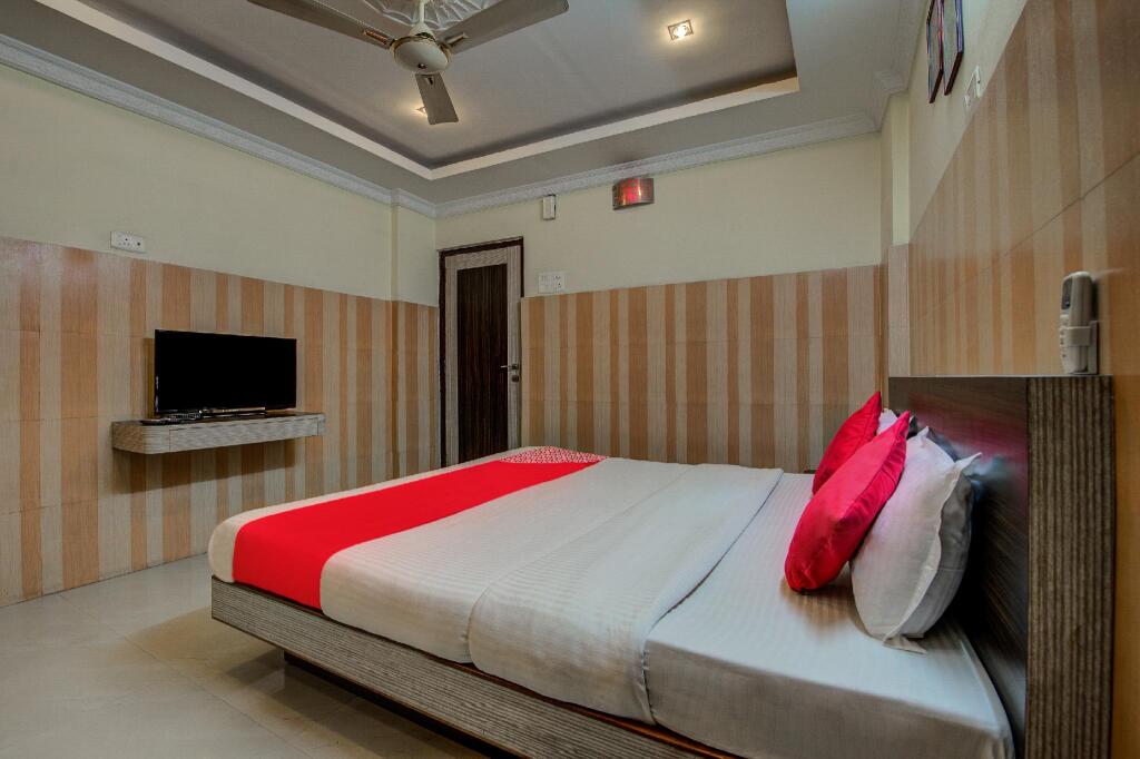 Гувахати: OYO 3356 Hotel Green Valley