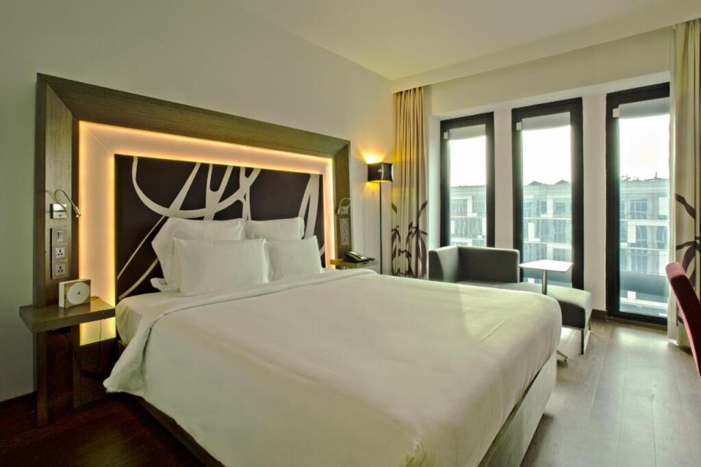 Нью-Дели: Novotel New Delhi Aerocity Hotel