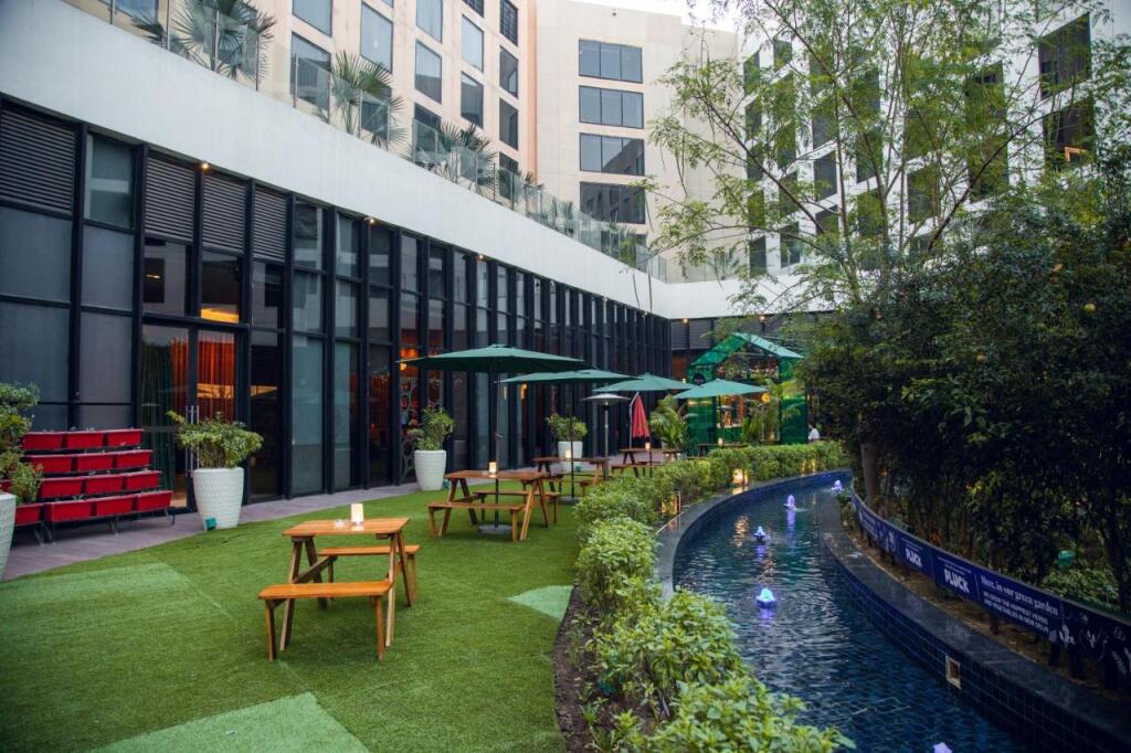 Нью-Дели: Novotel New Delhi Aerocity Hotel