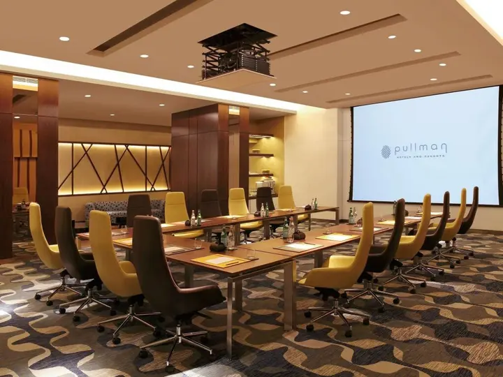 Нью-Дели: Pullman New Delhi Aerocity Hotel