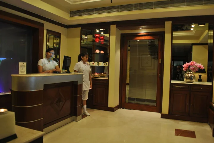 Гувахати: Dynasty Hotel