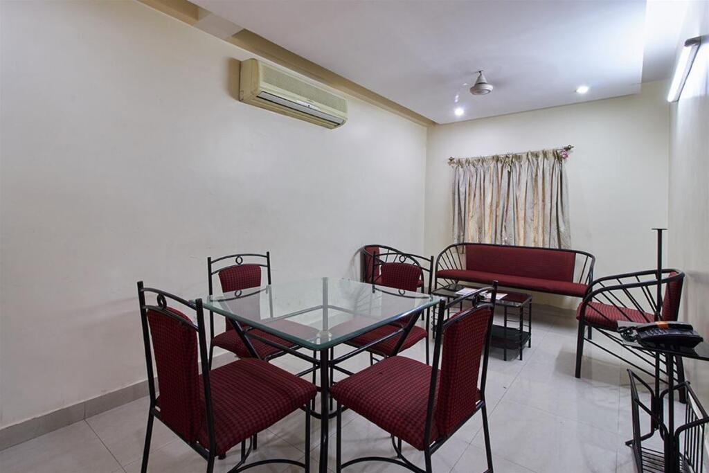Хидерабад: Hotel O Padmini Near Lakdikapool Metro Station