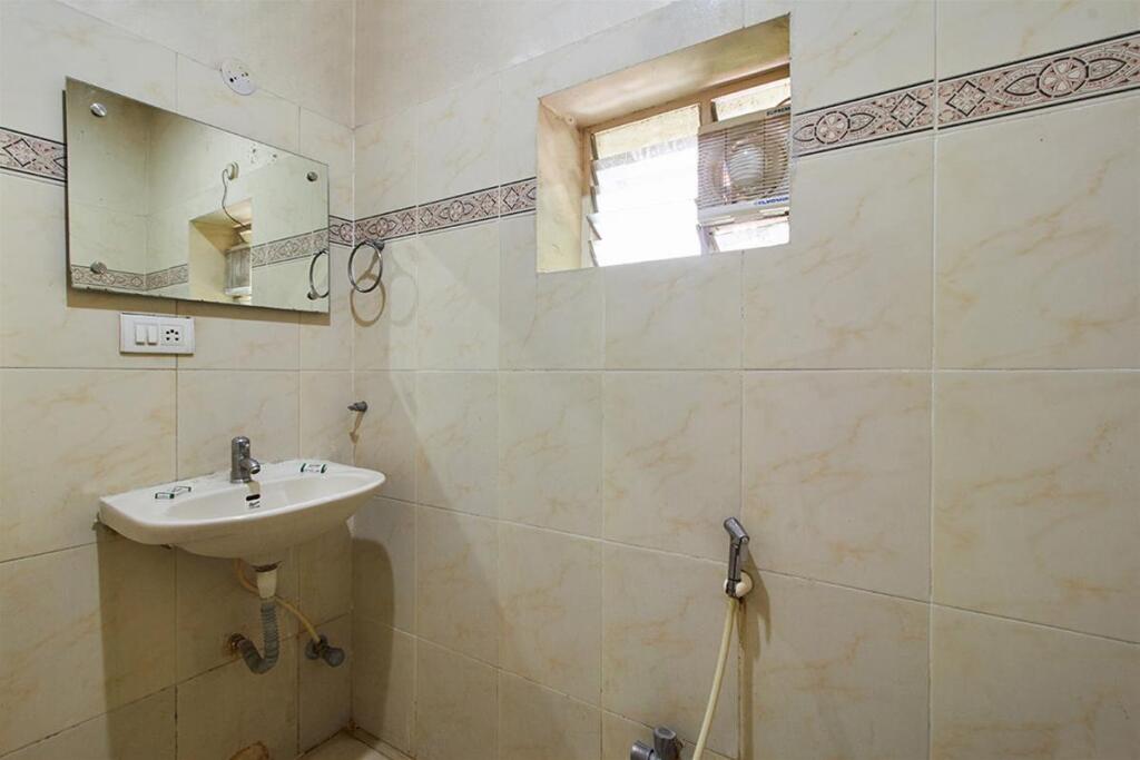 Хидерабад: Hotel O Padmini Near Lakdikapool Metro Station