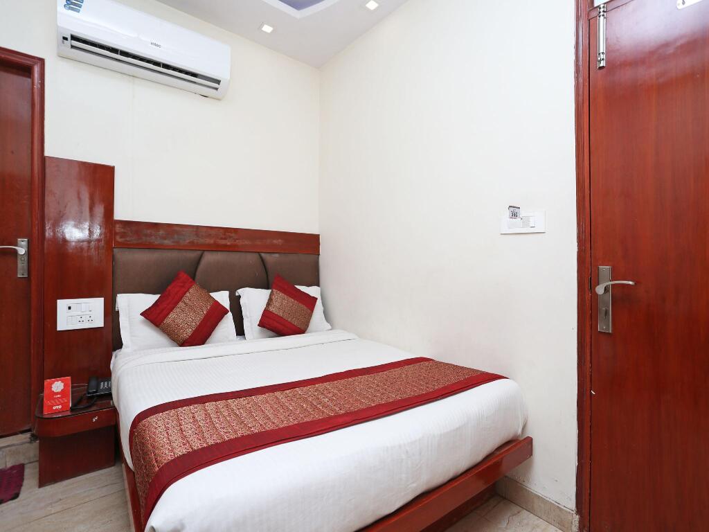Hotel Prem Deluxe Guest House — фото 2